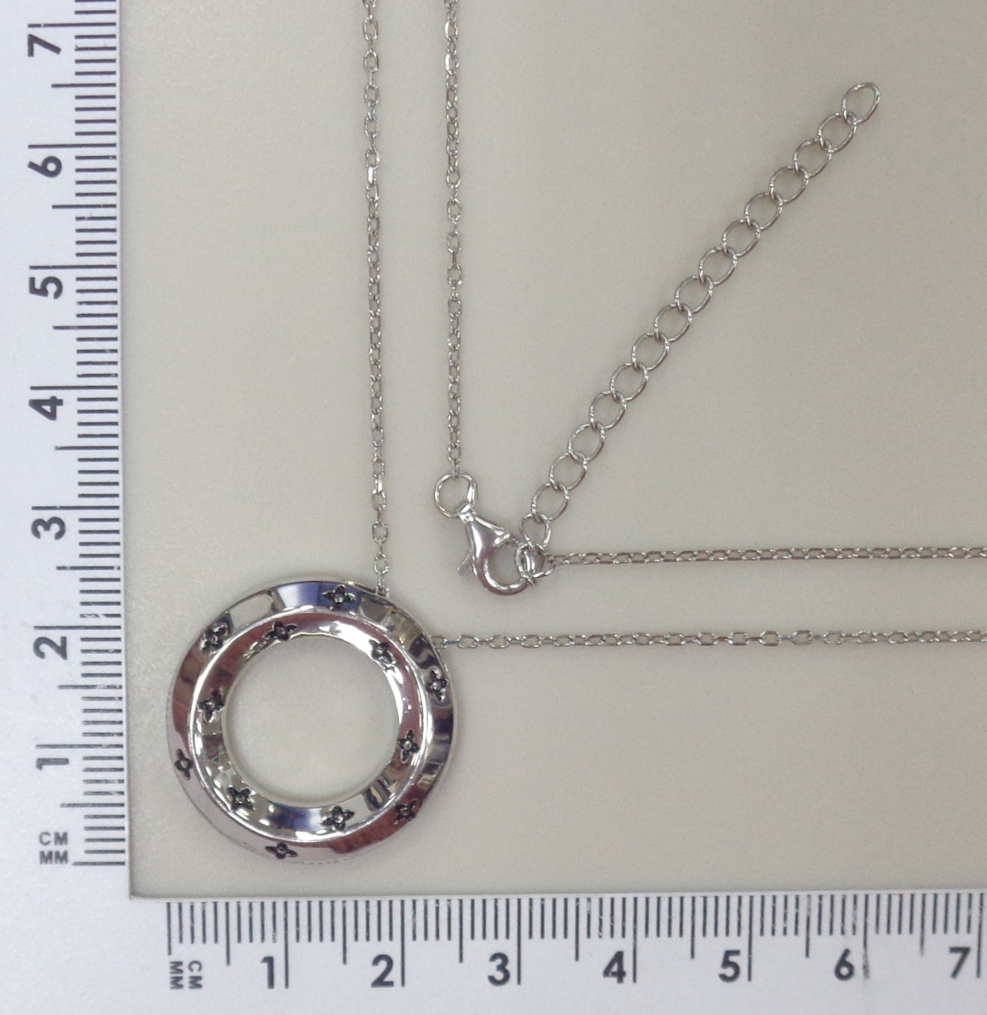 Серебряное колье 925 пробы; плетение Якорное; вставки Эмаль черная;